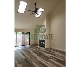 700 W Roseburg Ave in Modesto, CA - Building Photo - Building Photo