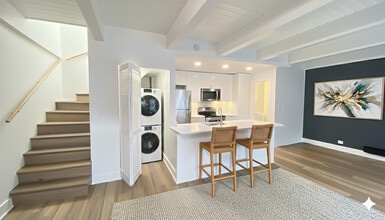 1910 Green Bay Rd in Highland Park, IL - Building Photo - Building Photo