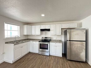 206 Southlawn Ave in San Antonio, TX - Building Photo - Building Photo