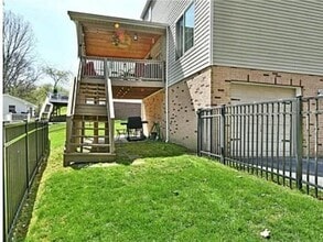 290 Shady Glen Dr in Coraopolis, PA - Building Photo - Building Photo