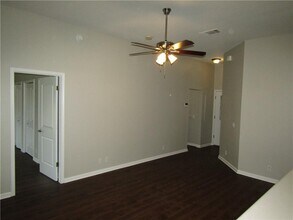 4904 Gnarled Oak Cove in Austin, TX - Building Photo - Building Photo