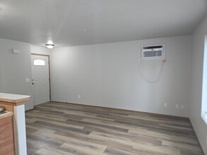 1803 N Spokane St in Post Falls, ID - Foto de edificio - Building Photo