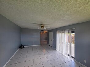 3776 Victoria Dr in West Palm Beach, FL - Building Photo - Building Photo