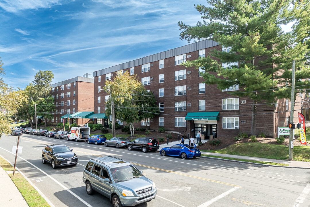 873 West Boulevard in Hartford, CT - Foto de edificio