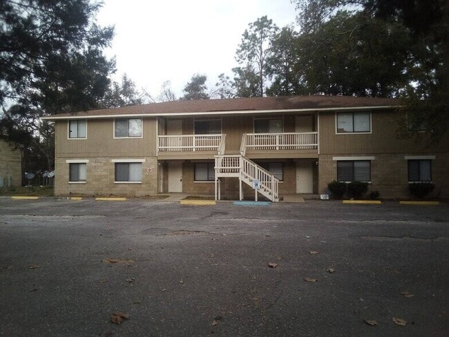 6816 SW 4th Pl in Gainesville, FL - Building Photo - Building Photo