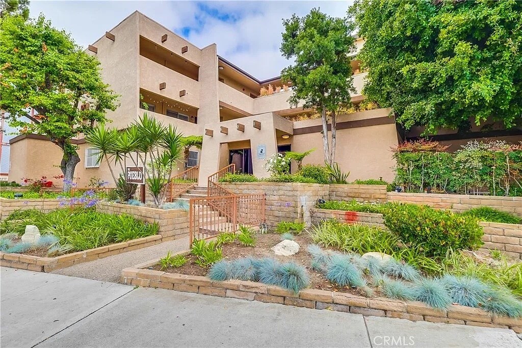 2501 W Redondo Beach Blvd, Unit 130 in Gardena, CA - Building Photo