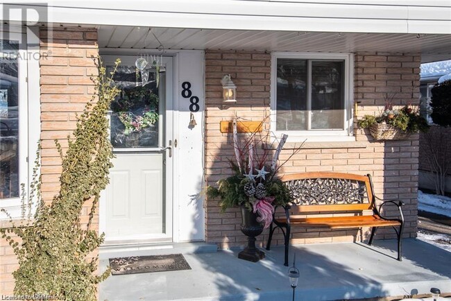 88 Williamsburg Rd in Kitchener, ON - Building Photo - Building Photo