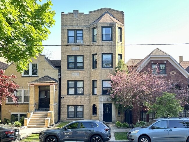 property at 2023 W Thomas St