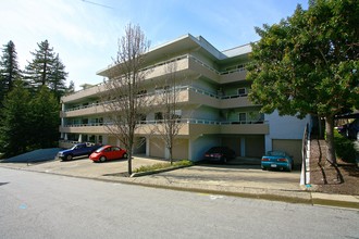 Ross Apartments in Kentfield, CA - Building Photo - Building Photo