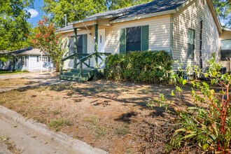 1021 Moss St in Gainesville, TX - Building Photo - Building Photo