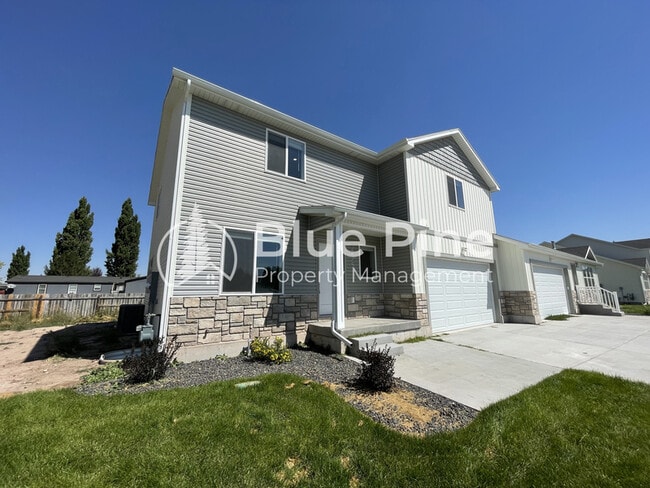 property at 3225 E St