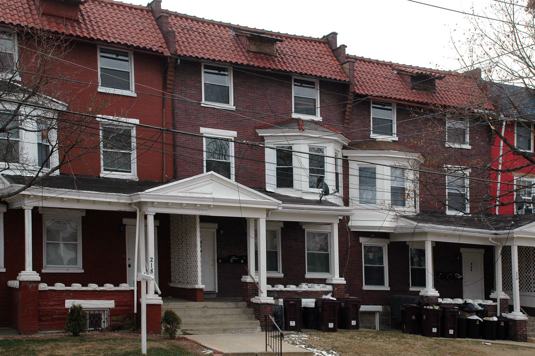 216 N Broom St in Wilmington, DE - Building Photo