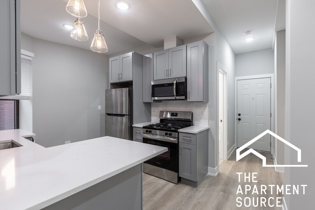 454 W Belden Ave, Unit 1 in Chicago, IL - Foto de edificio