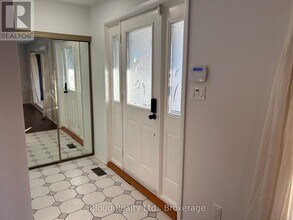 140 Cromwell Crescent in Hamilton, ON - Building Photo - Building Photo