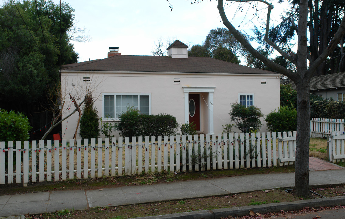 355 Mariposa Ave in Mountain View, CA - Building Photo