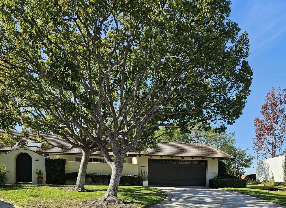 301 Esplanade in Newport Beach, CA - Building Photo