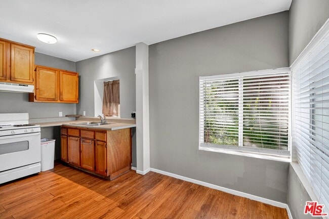 property at 11154 Ventura Blvd