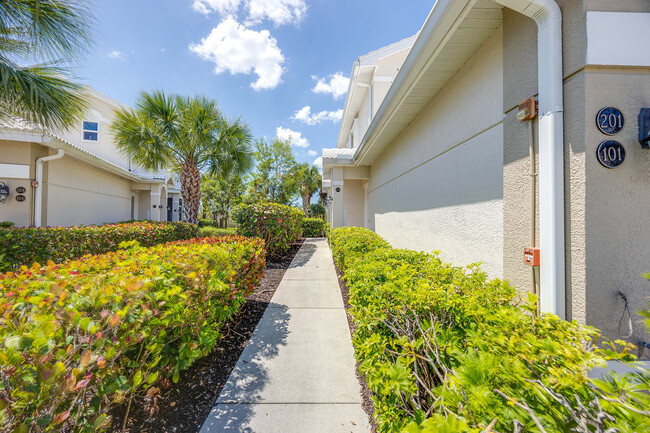 4685 Hawks Nest Way in Naples, FL - Building Photo - Building Photo