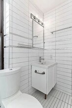 48 Bedford St in New York, NY - Building Photo - Building Photo