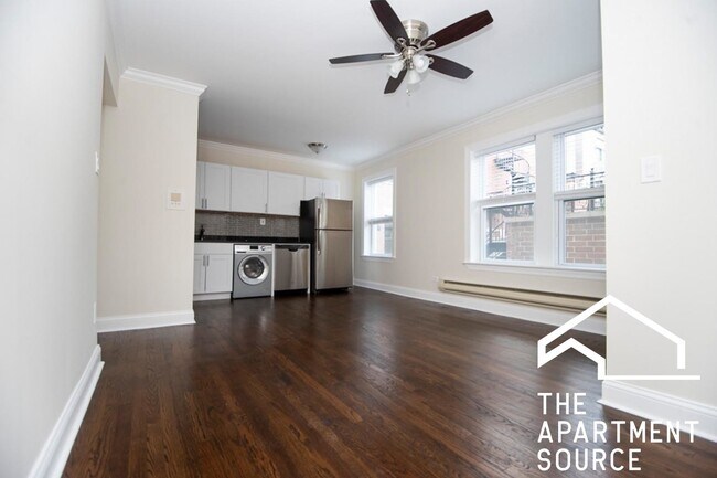 2127 N Dayton St, Unit 304