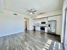 528 NE 26th St, Unit A1 Apartments