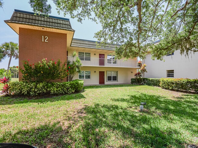 property at 12 Vis Gdns Trl