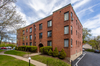 Palm Garden Apartments in Pittsburgh, PA - Foto de edificio - Primary Photo