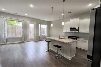 5116 Pine Reach Dr in Houston, TX - Building Photo - Building Photo