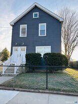 67 Burke St in Hamden, CT - Building Photo