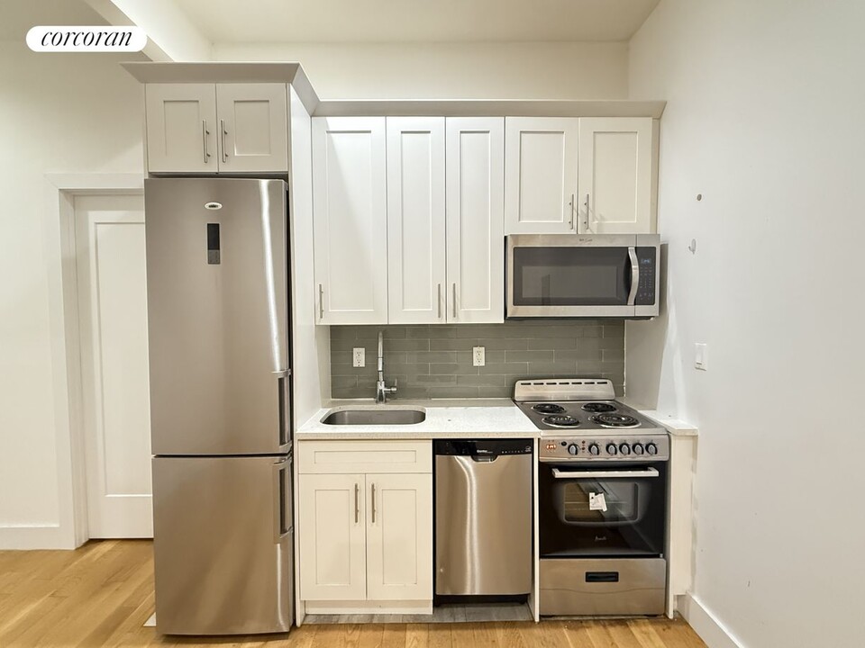 539 Lenox Ave in New York, NY - Building Photo