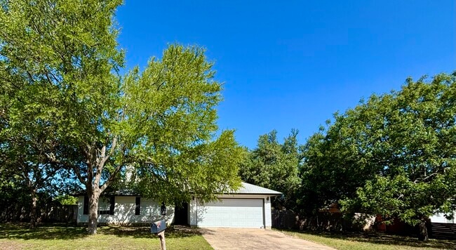 7810 Copperas Dr in Austin, TX - Building Photo - Building Photo