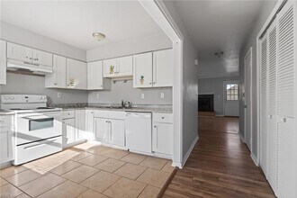 226 Greenbrier Ave, Unit 4501-2517 in Norfolk, VA - Building Photo - Building Photo