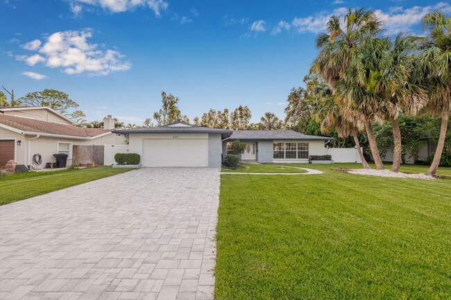 5256 Dover St NE in St. Petersburg, FL - Building Photo - Building Photo