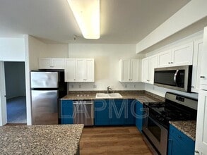 100 S Alameda St in Los Angeles, CA - Building Photo - Building Photo