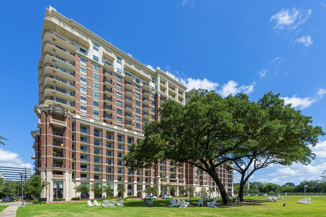 The Ivy Park Place in Houston, TX - Building Photo - Building Photo