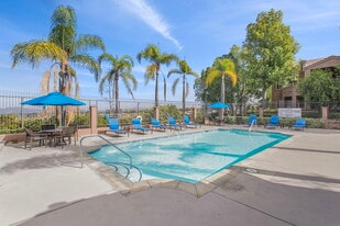 2320 Del Mar Way, Unit 105 in Corona, CA - Building Photo
