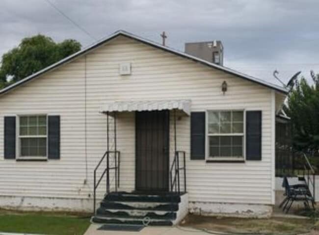 9809 Aim Ave in Bakersfield, CA - Building Photo - Building Photo