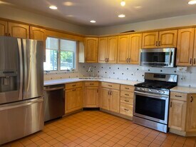 46 Lowell St in Lexington, MA - Building Photo