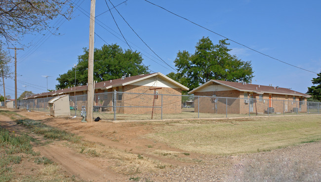 402 5th St in Lorenzo, TX - Building Photo - Building Photo