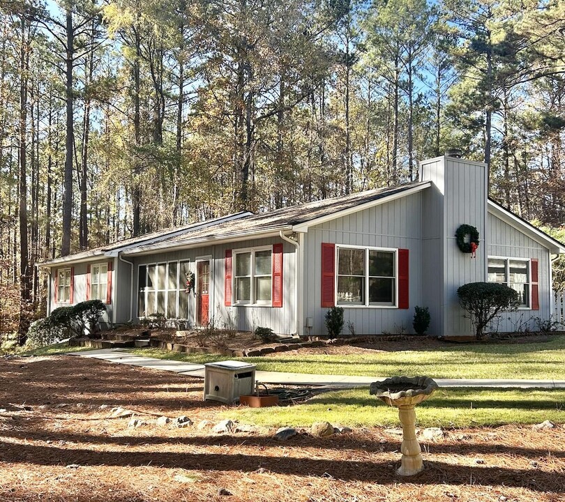 1881 Armour Bridge Rd in Greensboro, GA - Building Photo