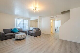 1331 W Baseline Rd in Mesa, AZ - Building Photo - Building Photo