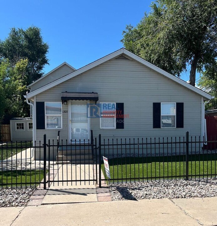1305 N Monroe Ave in Loveland, CO - Building Photo