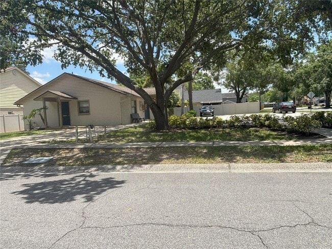 5237 Corvette Dr in Tampa, FL - Building Photo - Building Photo