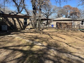 1100 Carpenter St in Azle, TX - Building Photo - Building Photo