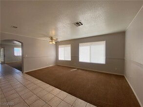 8324 Maplestar Rd in Las Vegas, NV - Building Photo - Building Photo