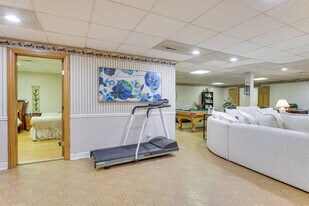 7 Creekside Ln in Barrington, IL - Building Photo