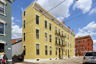 1901 Freeman Ave in Cincinnati, OH - Foto de edificio - Building Photo