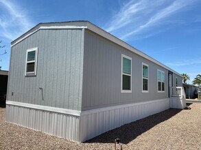 2060 N Center St in Mesa, AZ - Building Photo - Building Photo