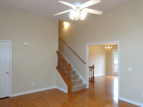 884 Pin Oak Dr in Nashville, TN - Foto de edificio - Building Photo