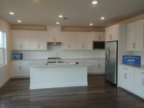 2481 Azalea Ave in Tracy, CA - Building Photo - Building Photo